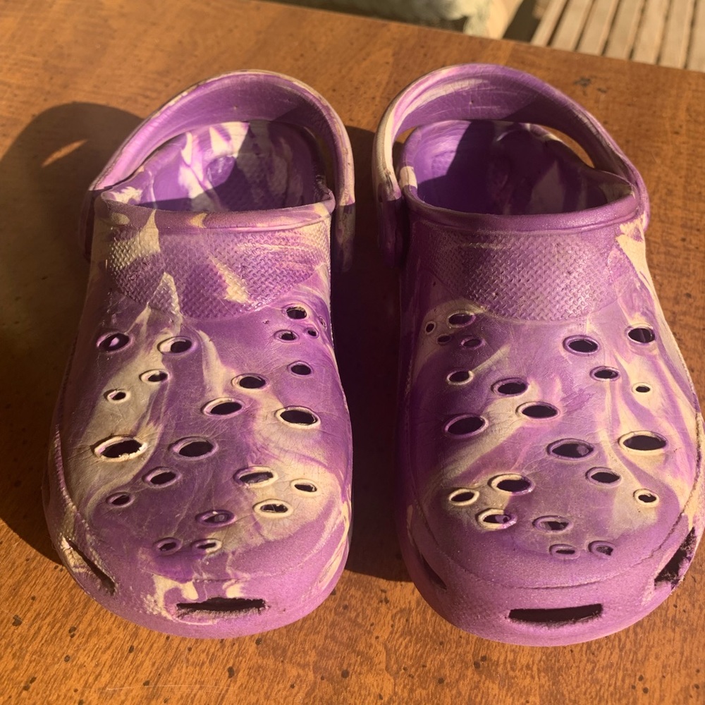 🌈BOGO 50% off🌈Little Kids Purple & White Tie-Dye, Size 9. Worn In But Not Out!